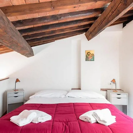 Lovely Loft 2 Steps From The Cathedral In Apartment